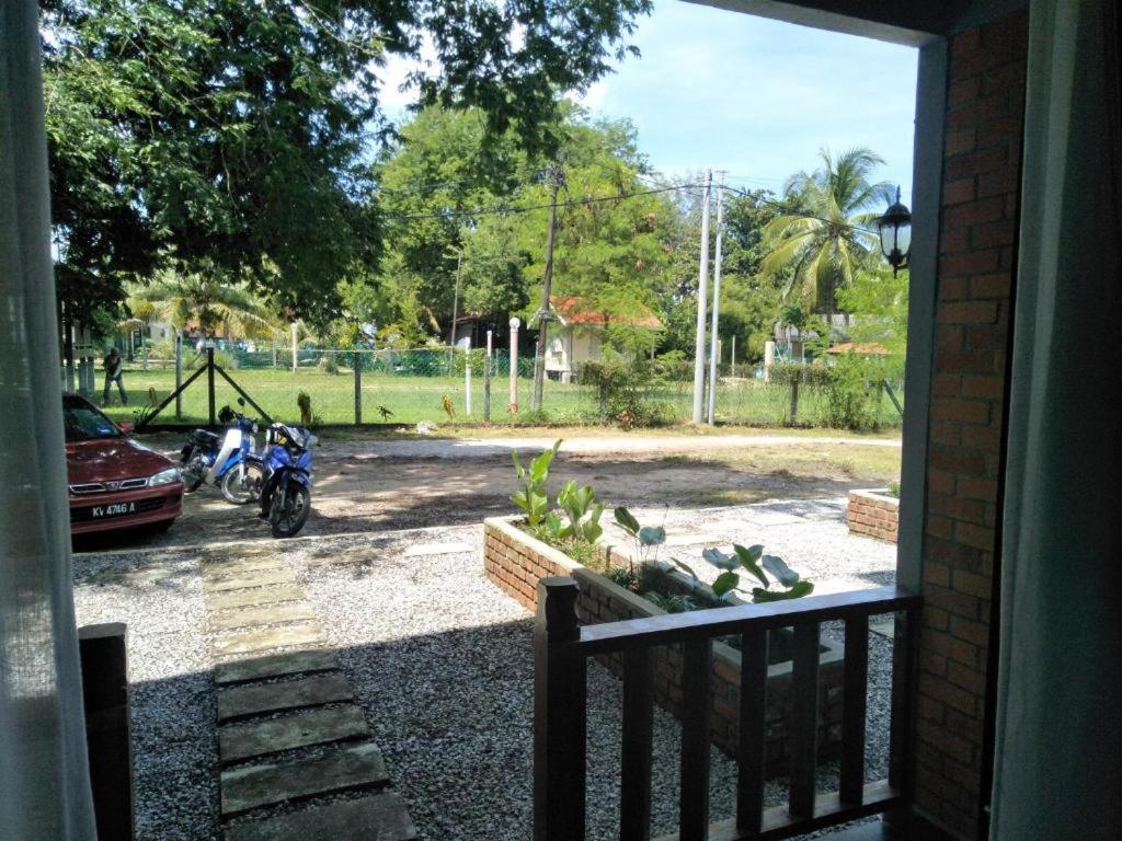 Red Coral Homestay *